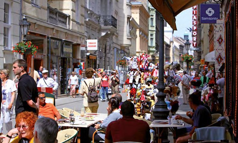 Ensemble* Euro 50 L'Hungarian State Folk Ensemble, considerato come uno dei migliori ungheresi, fu fondato nel 1951.