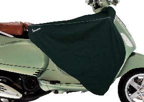 It comes with genuine leather backrest pad and specific fixing kit. Chrome-plated, raised Vespa logo, rear reflector.