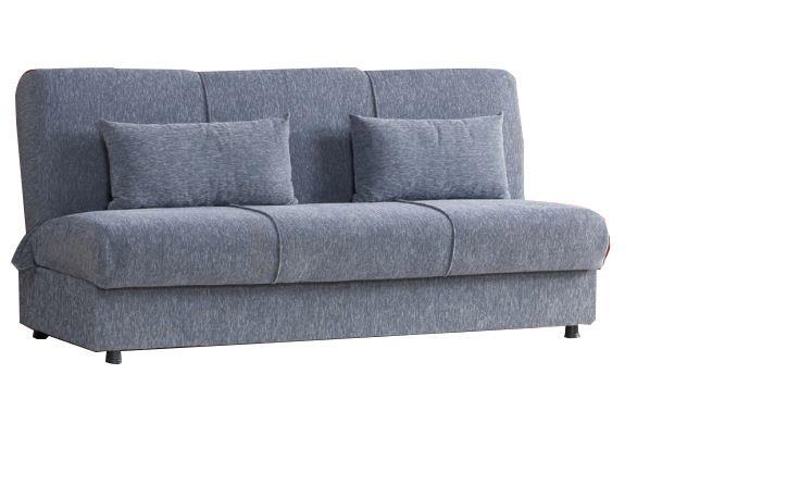 Il divano ha misure di L. 218 x H. 90 x P. 83, mentre le dimensioni del divano aperto in funzione letto sono di L. 182 x P. 113 cm.