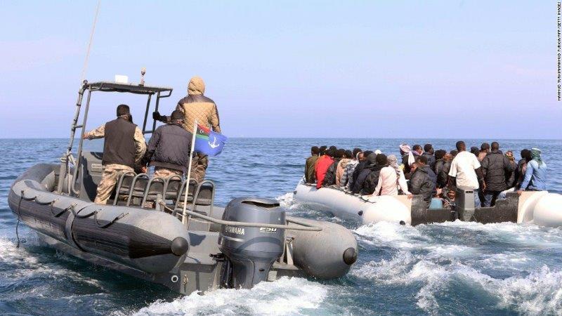 Immigrati illegali: lezione dalla Libia all Italia ambigua Analisi Difesa Gianandrea Gaiani Emarginata dall Europa, che non ha nessuna intenzione di condividere i flussi di immigrati illegali che