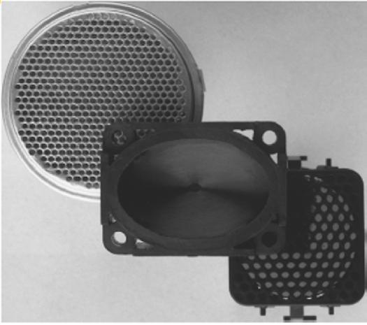Sensori ad ultrasuoni 2 componenti principali: - trasduttore di ultrasuoni (che funziona sia da emettitore che da ricevitore) - elettronica per il calcolo della distanza Range: da 0.3m a 10.