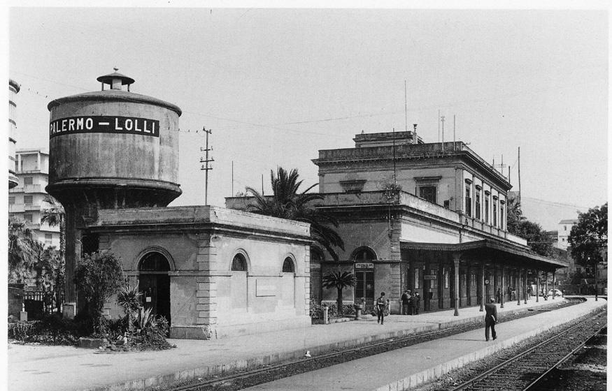 72 in alto, l interno della stazione Lolli con il nuovo porticato degli anni 70, Fototeca Ferrovie dello Stato Stazione Lolli, primi 900, cartolina 5.