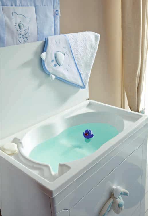 azzurro sky-blue Set bagno Bath set Composto da: accapatoio neonato e