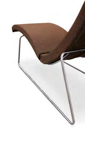 .01 RELAX CU chaise longue acciaio C, rigenerato di cuoio Z05. RELAX CU chaise longue with steel frame C, rigenerated hide Z05..02.02 RELAX TS chaise longue acciaio C, tessuto 633.