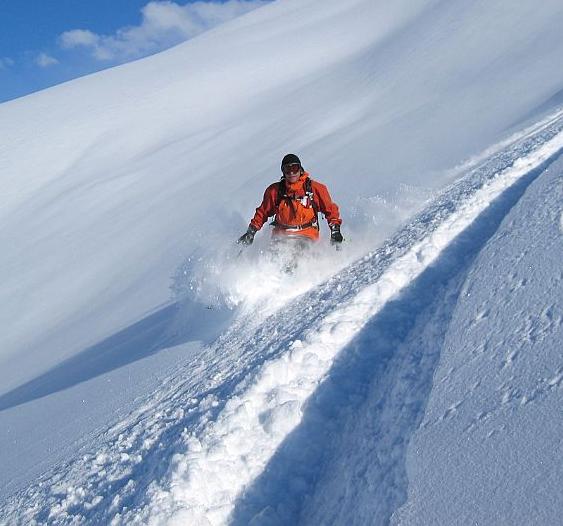 Sci e Snowboard fuori-pista e Eli-ski a La Thuile La Thuile offre una grande varietà di percorsi fuori pista per gli sciatori più avventurosi e gli