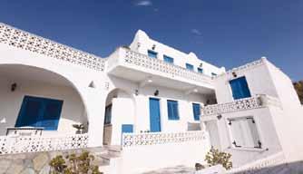 Mykonos via Santorini Bambino 2-12 anni HOTEL MINA BEACH 2 H Agios Stefanos Posizione: situato vicino alla spiaggia nella zona di Agios Stefanos ed a 5 km da Mykonos città.