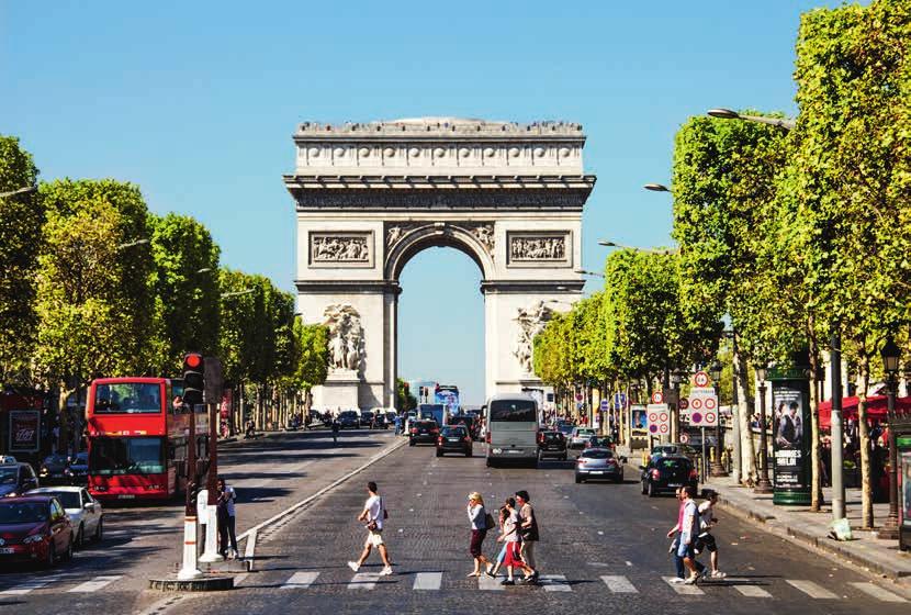 Passato e presente Commissionato da Napoleone I per celebrare le sue conquiste militari, quando fu completato nel 1836, l Arco di Trionfo era il più grande arco trionfale al mondo.