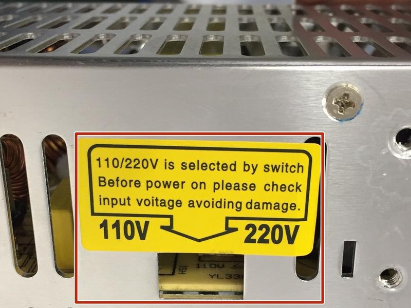 Step 8 Configurare il PSU Controllare dal lato della custodia del PSU se la posizione dell'interruttore è corretta. Assicurarsi che il PSU non sia connesso alla corrente elettrica!