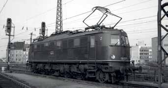 IV 51862 Locomotiva elettrica BR 218 DR Ep.