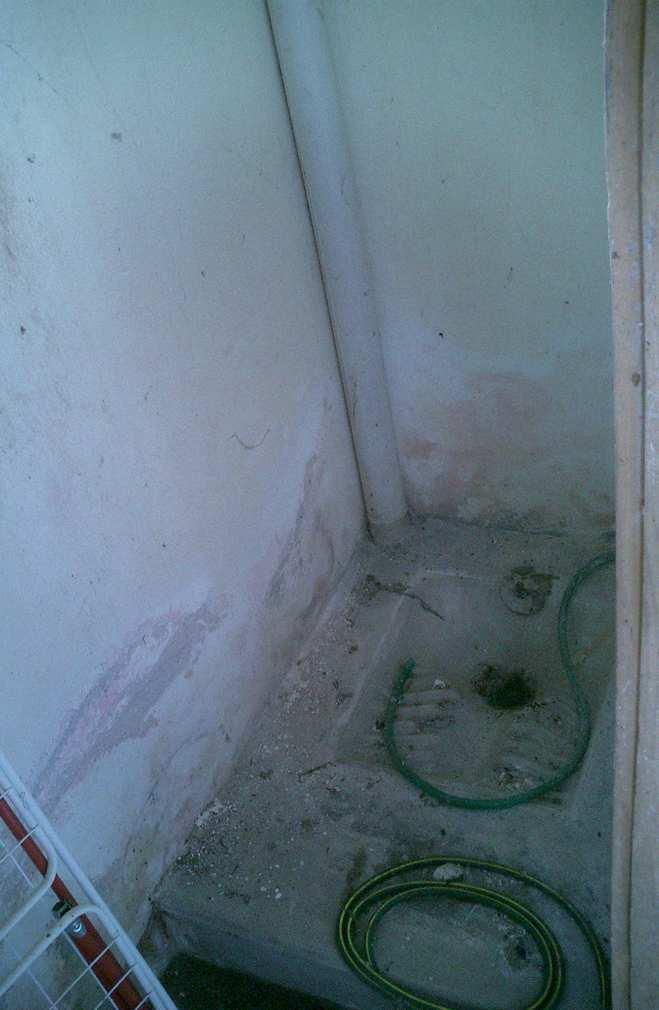 22 Piano Terra vista della parte adibita a WC (il cui accesso è indicato con 1 nella foto 20) dell