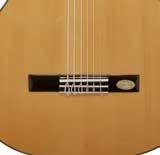 prezzo. Il diapason da 750 mm permette di accordarla un ottava sotto rispetto ad una chitarra normale E (6) - A (5) - D (4) - G (3) - B (2) - E (1).