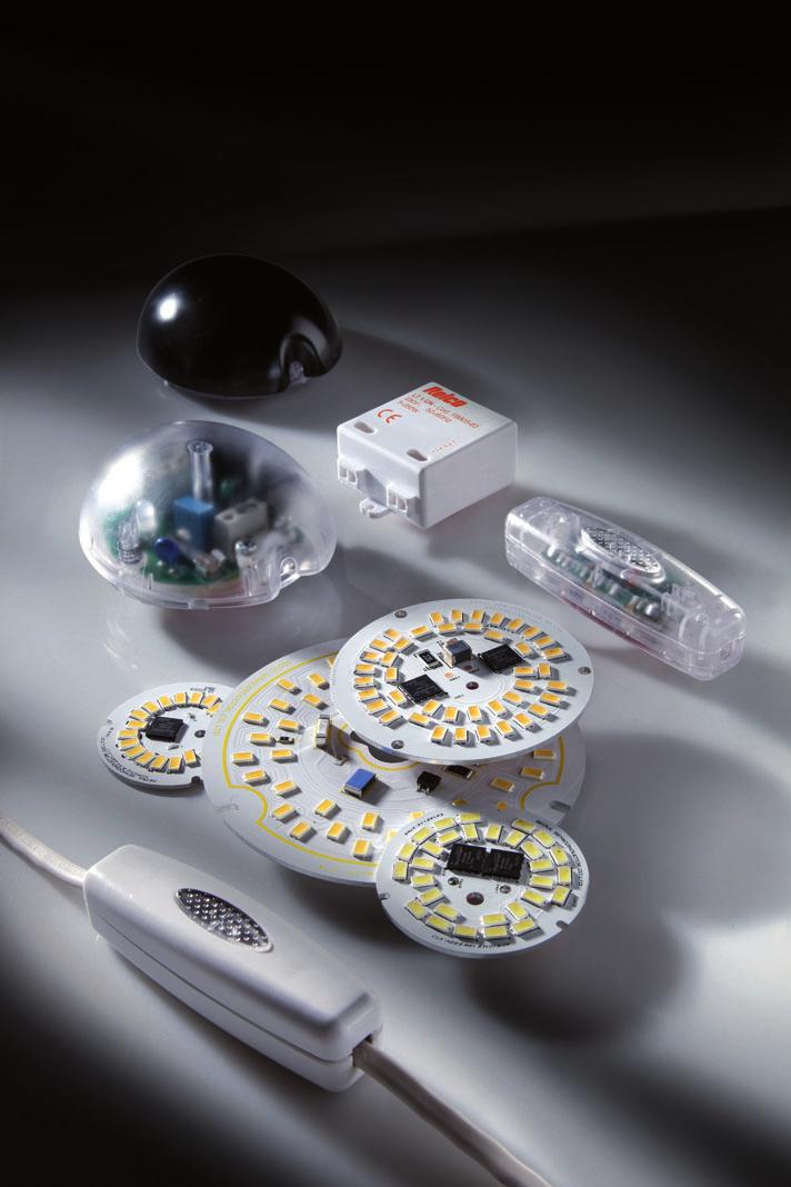 LED MODULES MODULE LED 3 La serie di moduli Acrich 3, progettata per funzionare a tensione di rete, non necessita dei normali alimentatori e/o driver.