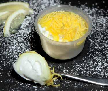 0697 Coppa limone Crema al limone decorata con salsa