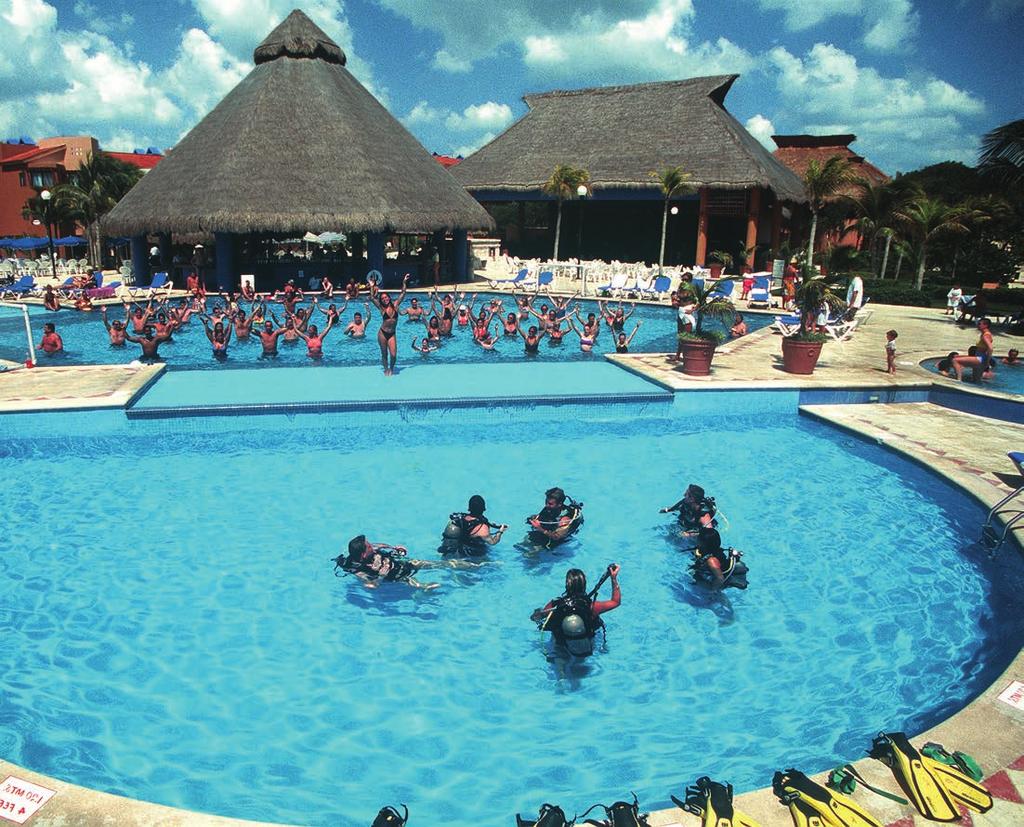 I NOSTRI HOTEL RIVIERA MAYA 23 Viva Wyndham Maya Playacar A circa 10 minuti da Playa del Carmen e a 60 minuti dall aeroporto di Cancùn, il complesso è situato su di una spiaggia di sabbia bianca.