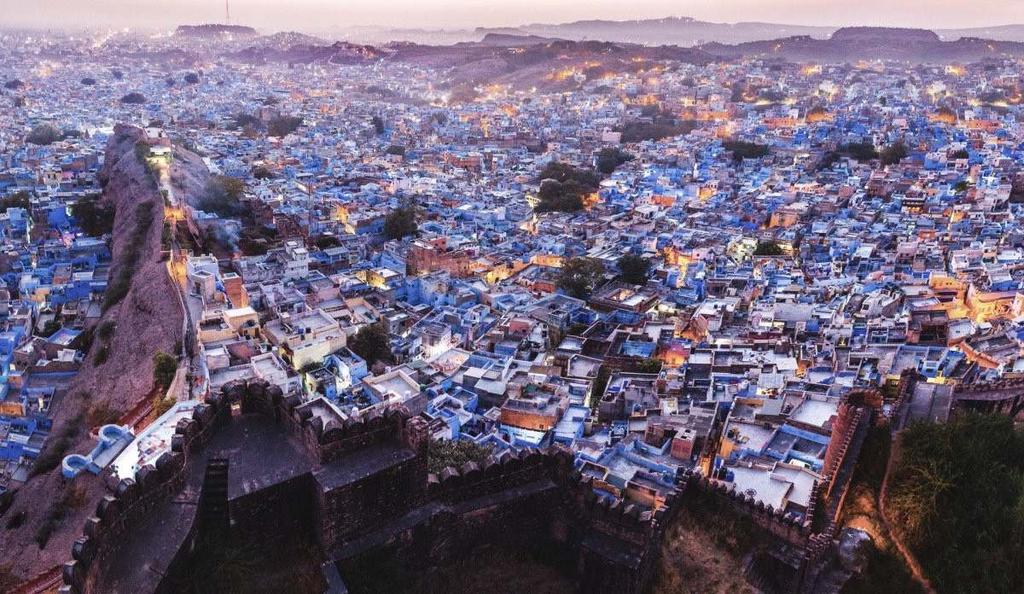 31 DICEMBRE - UDAIPUR/JODHPUR Colazione in hotel e quindi partenza per Jodphur (circa 286