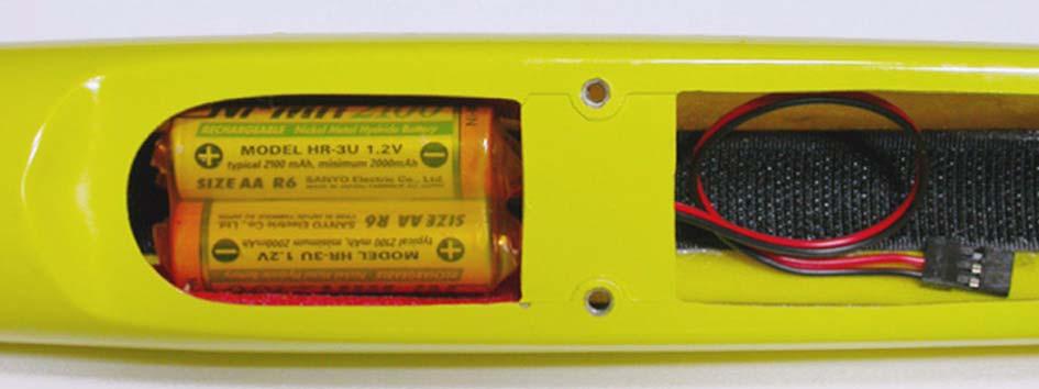 X-MODELS Disposizione dei componenti (versione aliante) Posizionare il pacco batterie come indicato in figura 29; Fig.29: Batterie in posizione.