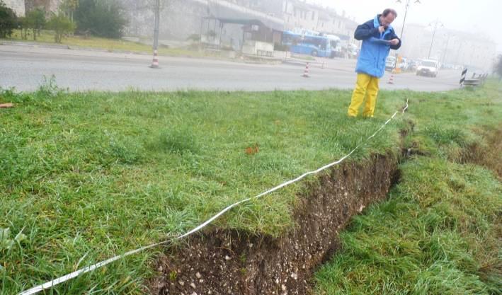 Bove); Rilievi condotti sia autonomamente che in squadre miste ENEA-INGV; Personale impegnato: 4 geologi -