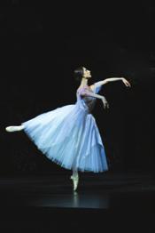 Богов је балетско школовање отпочео 1985. у Алма-Ати, у бившем СССР-у.