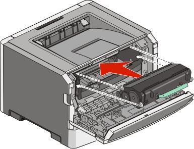 Manutenzione della stampante 108 5 Installare la nuova cartuccia di toner allineando i rulli presenti sulla cartuccia di toner alle frecce sulle guide del kit fotoconduttore.