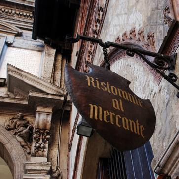 MILANO - ziua 2 Pranz Am ales pentru pranz restaurantul Al Mercante, la cativa pasi
