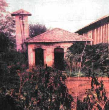 Pratola Serra in direzione Prata di Principato, svoltare per via G. Garibaldi. La centrale si trova in fondo ad un viale sulla destra.