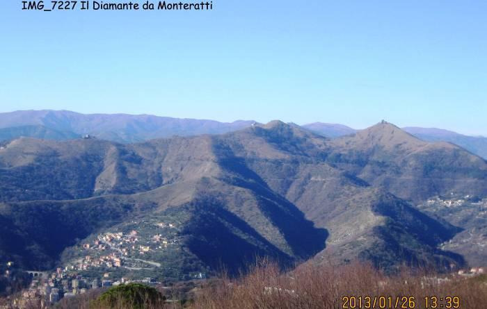 In circa 10 minuti si raggiunge l ingresso principale del Forte di Monteratti, quota 570 metri, dopo tre ore di marcia da Pontecarrega.