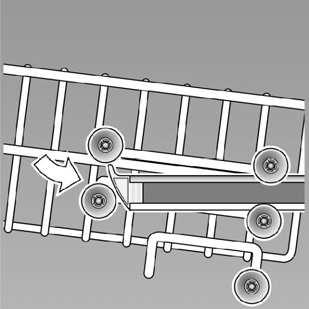 Rimuovere il cesto superiore ed inserirlo nei rullini superiori (livello 3) oppure inferiori (livello 1). 3. Per sollevare, afferrare lateralmente il cesto sul bordo superiore e tirarlo verso l'alto.