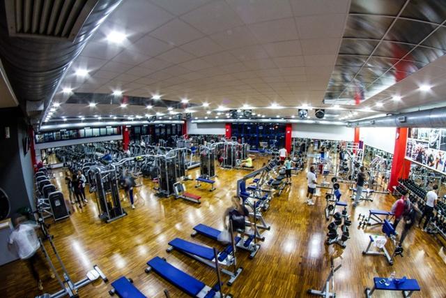 750 mq di sala con il meglio della produzione mondiale di attrezzature area cardio fitness con oltre 50 postazioni area free weight area per la forza dedicata a