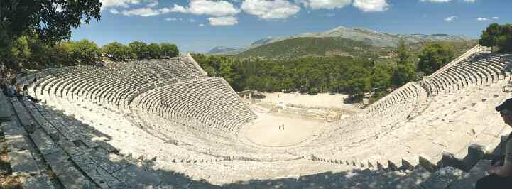 T O U R 3 Partenza da ATENE ogni Domenica da Aprile ad Ottobre: ore 8:00 - rientro ore 19:30 (del 3 giorno) Mini Tour Grecia Classica e Mystras 3 GIORNI Mini tour di 3 giorni per esplorare le