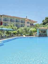 gr Grande albergo costruito in stile moderno, ubicato di fronte al Parco Olimpico Faliron, vicino al mare, con una magnifica vista sul Golfo Saronico.