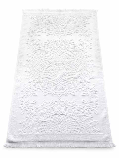 Dettagli: 2 tasche, cintura, collo a scialle Opzioni: varianti colori a cartella "Sanya" bathrobe #LBSPUGN0604 - S/M #LBSPUGN0602 - L/XL Colours: white/grey Materials: microfiber shell inner 80%