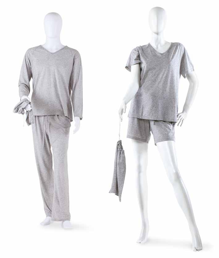 petto, bottoni in madreperla, pantaloni con coulisse Opzioni: varianti colori a cartella "Dream" pajamas Size: #LBDECOR0002 - ivory S/M #LBDECOR0031 - ivory L/XL Materials: 100% linen embroidery