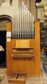 PIEVE DI CADORE Pieve di S. Maria Nascente Organo R. CHICHI (1995) Questo piccolo organo positivo si trova nella Pieve di Santa Maria Nascente a Pieve di Cadore.