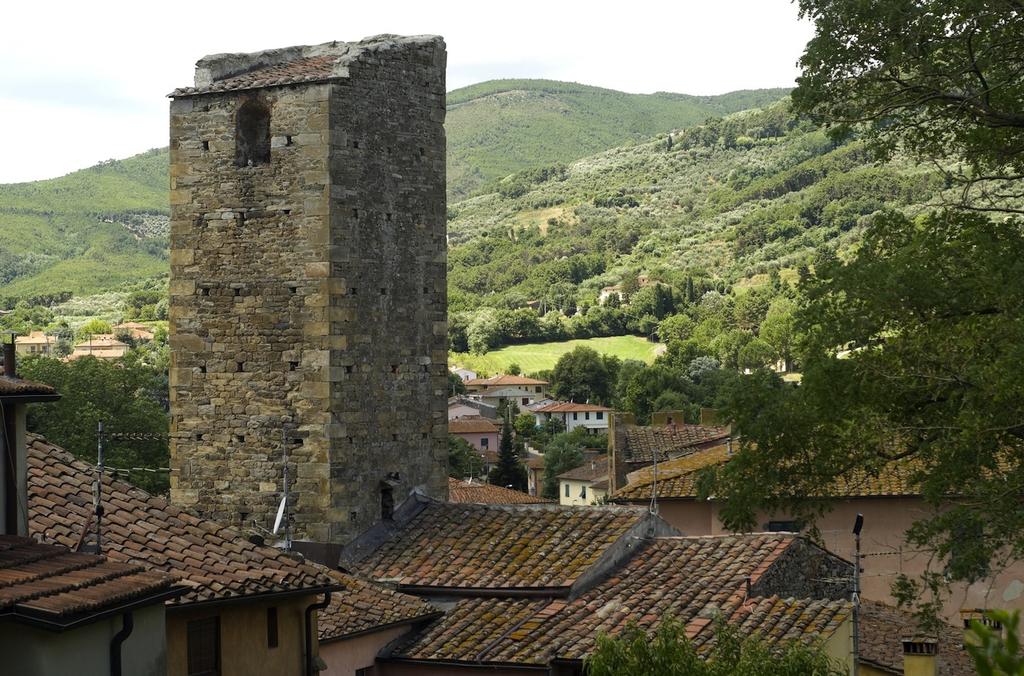 VICOPISANO E ULIVETO TERME: STORIA E BENESSERE Oggi ci troviamo in provincia di Pisa, per visitare Vicopisano e Uliveto Terme, due cittadine bellissime ricche di tradizione, specialità gastronomiche