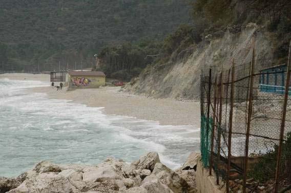 del paramento verso mare a causa dello