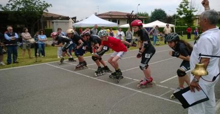 Corsa freestyle Il Comitato Provinciale AICS Brescia in collaborazione con L ASD Pattinaggio Lumezzane e Skating Verolavecchia organizzano : DOMENICA 28 MAGGIO 2017 IV TROFEO AICS corsa e freestyle