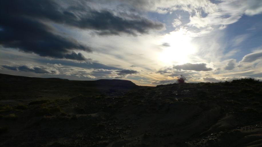 Proprio le caratteristiche geologiche di questa terra ci danno la possibilità di vedere tra colline di tutti i colori