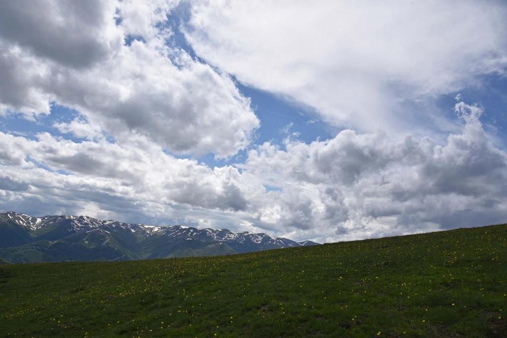 La Redazione e Cap. F. MONTANARO Scanno (AQ) - Foto scattata il 20 maggio 2018 - Autore: Angelina Iannarelli Foto caratterizzata da nubi su più livelli.