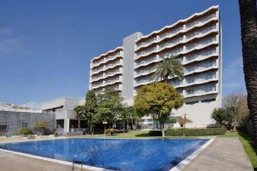 MEDIUM HOTEL 4* Avenida d'amado Granell Mesado, 48, 46013 Valencia 102 camere: 72 Doppie, 28 camere con salotto.1 Junior Suite, 1 Suite.