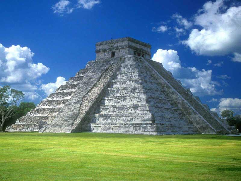 Nella foto: Cancùn 2 giorno CANCUN / sito archeologico di CHICHEN ITZA / MERIDA km 316 in una hacienda tipica Prima colazione e partenza. Si lascia Cancún alla volta di Mérida.