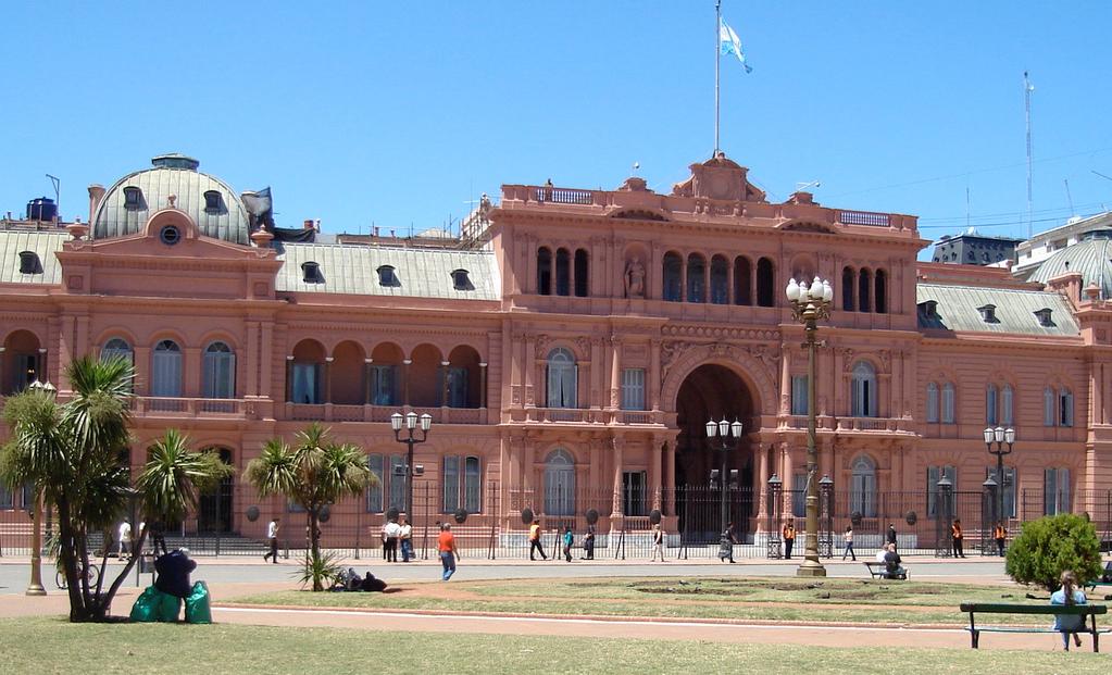 Norte ed il Parco di Palermo (elegante area residenziale della capitale) il Congresso Nazionale, il Cabildo (antico palazzo del vicerè spagnolo), la Plaza de Mayo e la Casa Rosada (palazzo