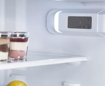 La luce a LED integrata illumina ogni angolo del frigorifero. 3 cassetti freezer trasparenti. Ripiani, cassetto per frutta e verdura e cassetti freezer trasparenti.