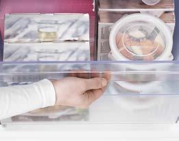3 cassetti freezer trasparenti. La luce a LED integrata illumina ogni angolo del frigorifero. Ripiani, cassetti per frutta e verdura e cassetti freezer trasparenti.