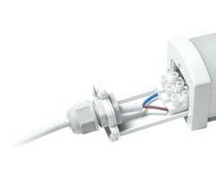 Linear LED AMUR 9W/18W/36W/45W Plafoniera LED IP66 con elevato grado di protezione, ad alta efficienza e con cablaggio