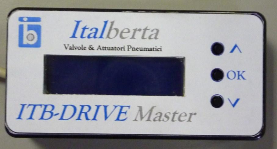 4 DESCRIZIONE FUNZIONAMENTO Al momento dell accensione il display dell ITB-DRIVE MASTER visualizza per 5 secondi una videata con il nome dell azienda e le versioni software rispettivamente dell