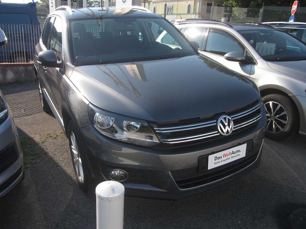 Volkswagen Tiguan 2.0 TDI 140CV 4MOTION DSG Sport & Style Tiguan 1ª serie Immatricolazione: 6/ 2015 KM: 57000 Colore: metallizzato Carrozzeria: Fuoristrada Cilindrata: 1968 Prezzo: 18.