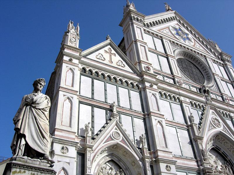 Itinerario 5 Alla scoperta del complesso francescano di Santa Croce Visita all intero complesso di Santa Croce comprendente la Chiesa che custodisce opere straordinarie, dal Crocefisso di Donatello,