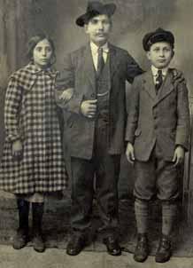 1.1920 e morto il 29.5.1920). Nonno Giovanni, memore delle sue origini, volle adottare una bambina, Angiolina Ambiano, (nata il 26.10.