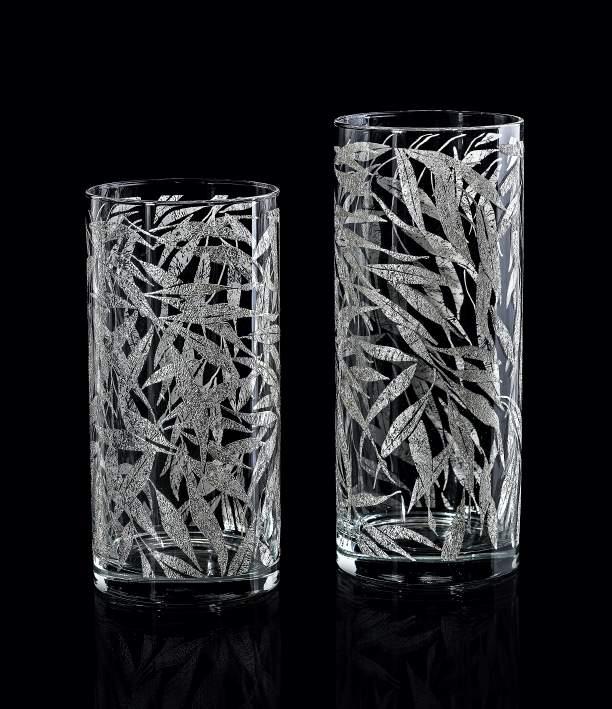 VASI CILINDRICI / CYLINDRICAL VASES Vasi cilindrici in vetro trasparente. Decorazione realizzata in serigrafia manuale con sabbie finissime e Argento 980/1000. Doppia cottura a 560.