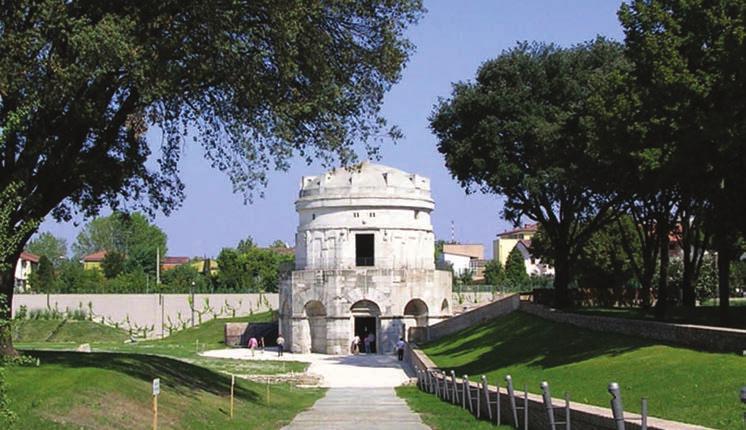 MAUSOLEO DI TEODORICO Circondato da uno splendido parco nelle immediate adiacenze del centro storico, il mausoleo di teodorico è uno dei più importanti monumenti di Ravenna ed è patrimonio dell